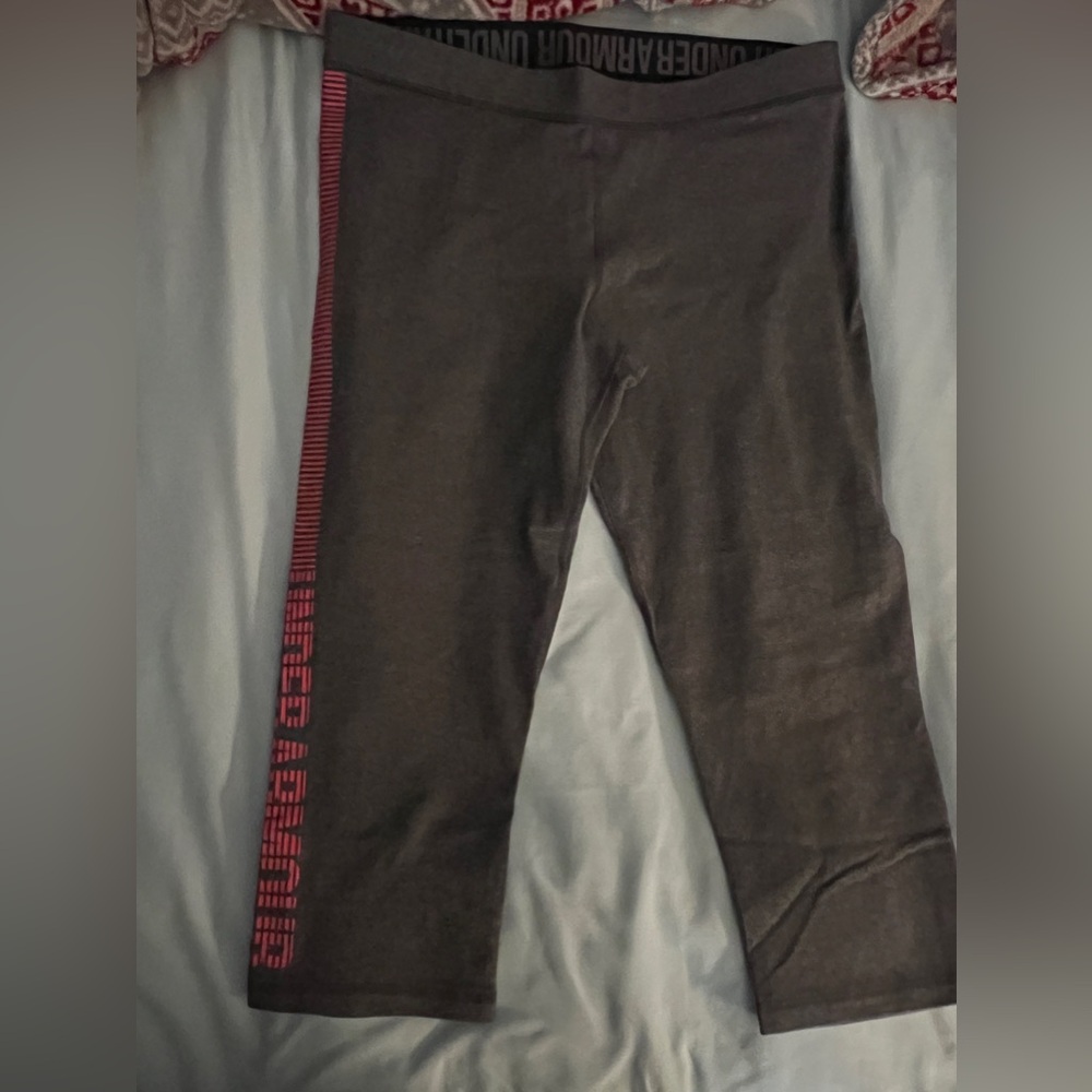 Under Armour women’s work out pants (L)